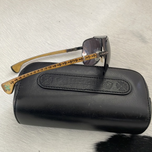 CHROME HEARTS UNISEX SUNGLASSES - Picture 2 of 14